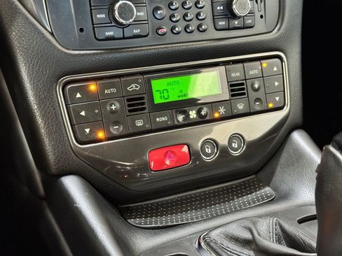 Used 2014 Maserati GranTurismo Sport image 13