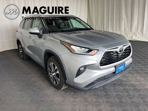 Used 2024 Toyota Highlander XLE AWD/4WD image 33