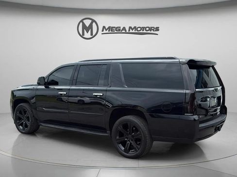 Used 2018 Cadillac Escalade ESV Luxury RWD image 4