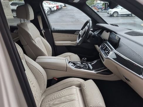Used 2021 BMW X7 M50i AWD/4WD image 27
