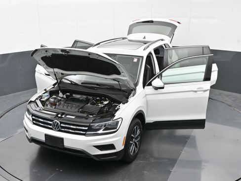 Used 2019 Volkswagen Tiguan SE w/ Panoramic Sunroof Package AWD/4WD image 46
