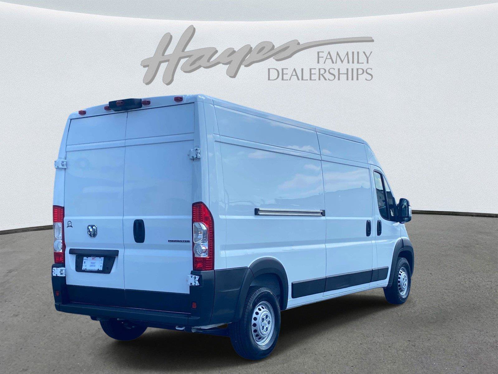 Used 2025 RAM ProMaster 2500 w/ Convenience Group FWD image 3
