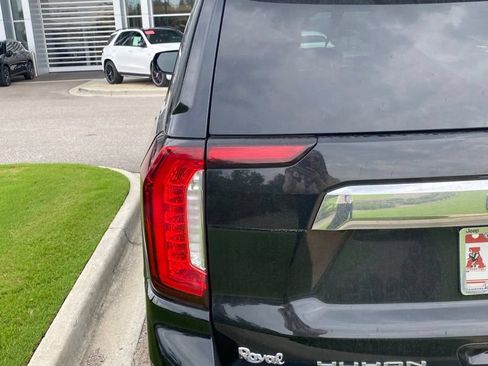 Used 2022 GMC Yukon SLT w/ SLT Premium Package AWD/4WD image 9