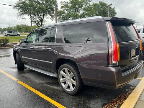 Used 2015 Cadillac Escalade ESV Luxury AWD/4WD image 5