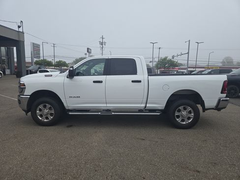 Used 2026 RAM 2500 Big Horn AWD/4WD image 8
