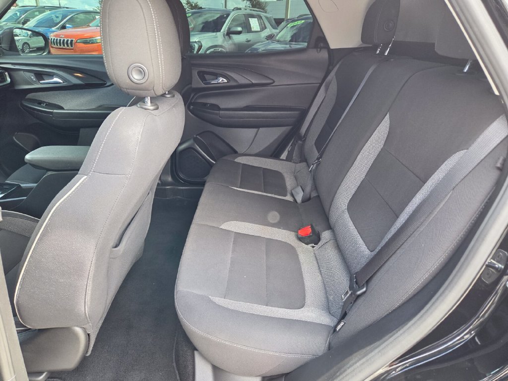 Used 2021 Chevrolet TrailBlazer LT w/ Convenience Package FWD image 5