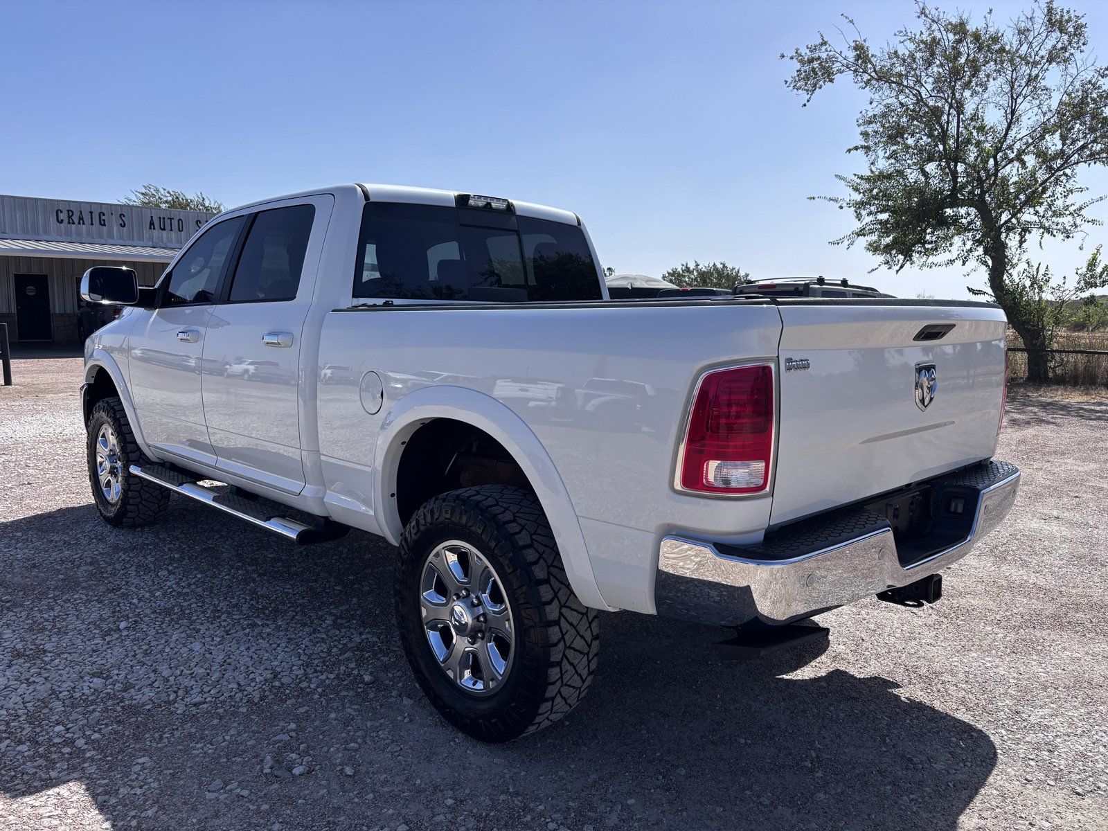 Used 2017 RAM 2500 Laramie w/ Convenience Group AWD/4WD image 3