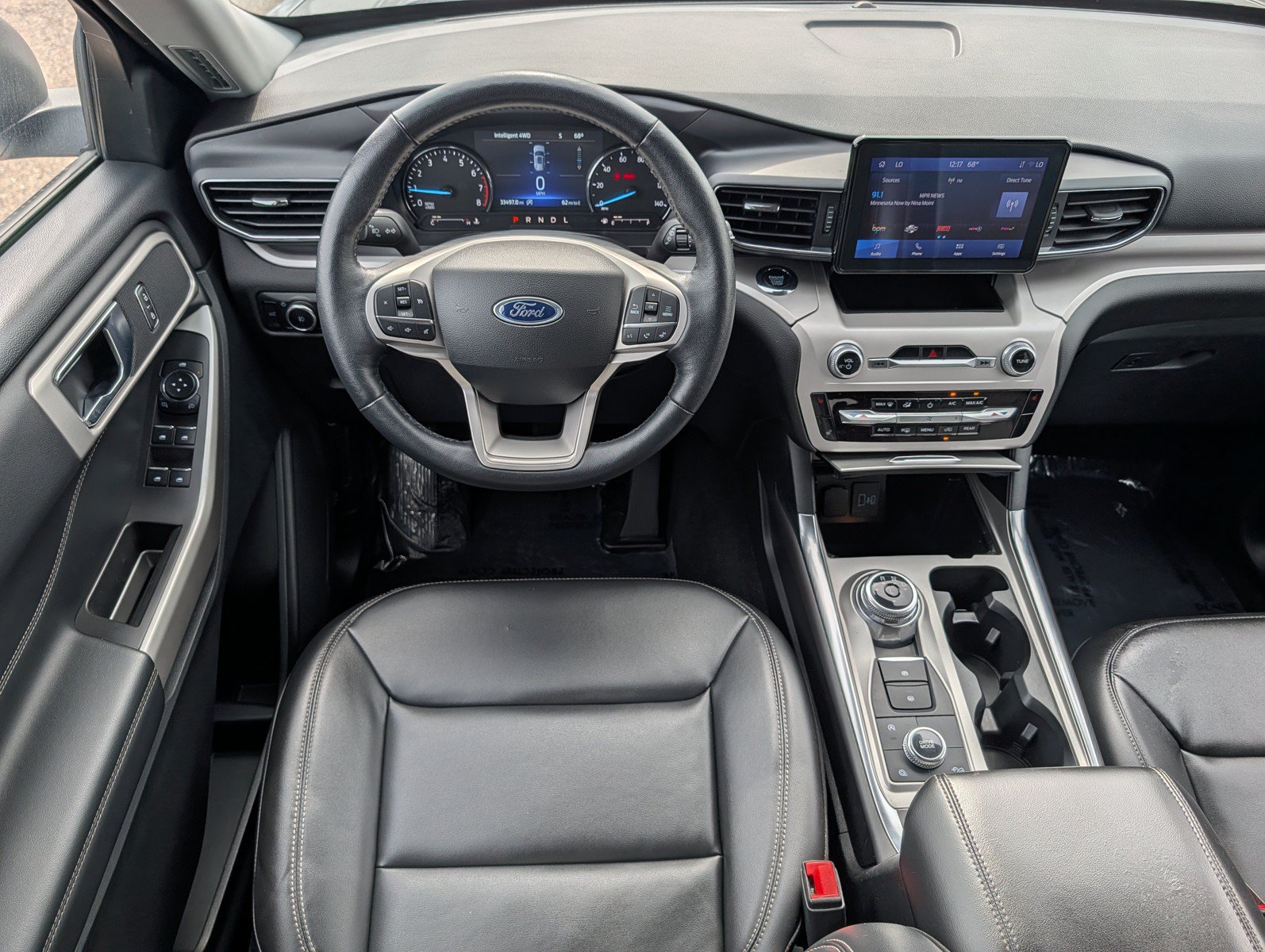 Used 2024 Ford Explorer XLT w/ Equipment Group 202A AWD/4WD image 18
