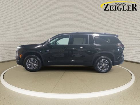 Used 2026 Chevrolet Traverse LT w/ Driver Confidence Package AWD/4WD image 8