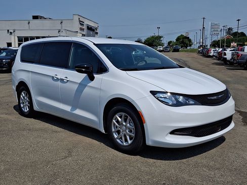 New 2027 Chrysler Pacifica LX FWD image 1