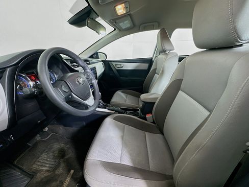 Used 2017 Toyota Corolla LE image 13