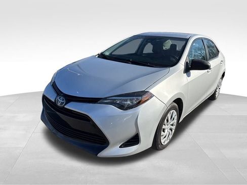 Used 2018 Toyota Corolla LE image 4