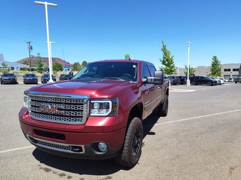 Used 2013 GMC Sierra 2500 Denali w/ Suspension Package, Off-Road AWD/4WD image 7