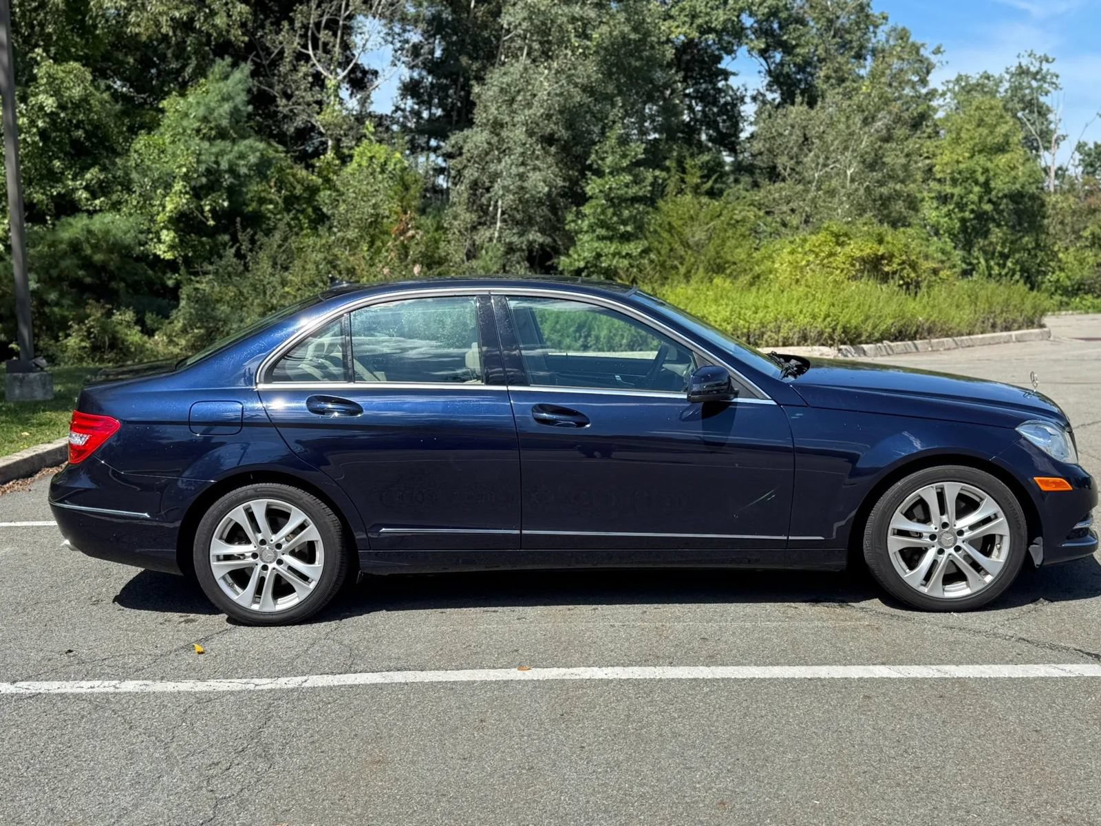 Used 2013 Mercedes-Benz C 300 4MATIC Sedan image 4
