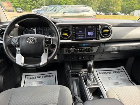Used 2021 Toyota Tacoma SR5 AWD/4WD image 16