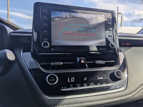 Used 2022 Toyota Corolla SE image 29