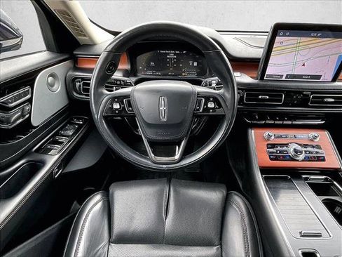 Used 2020 Lincoln Aviator Reserve w/ Equipment Group 201A image 7
