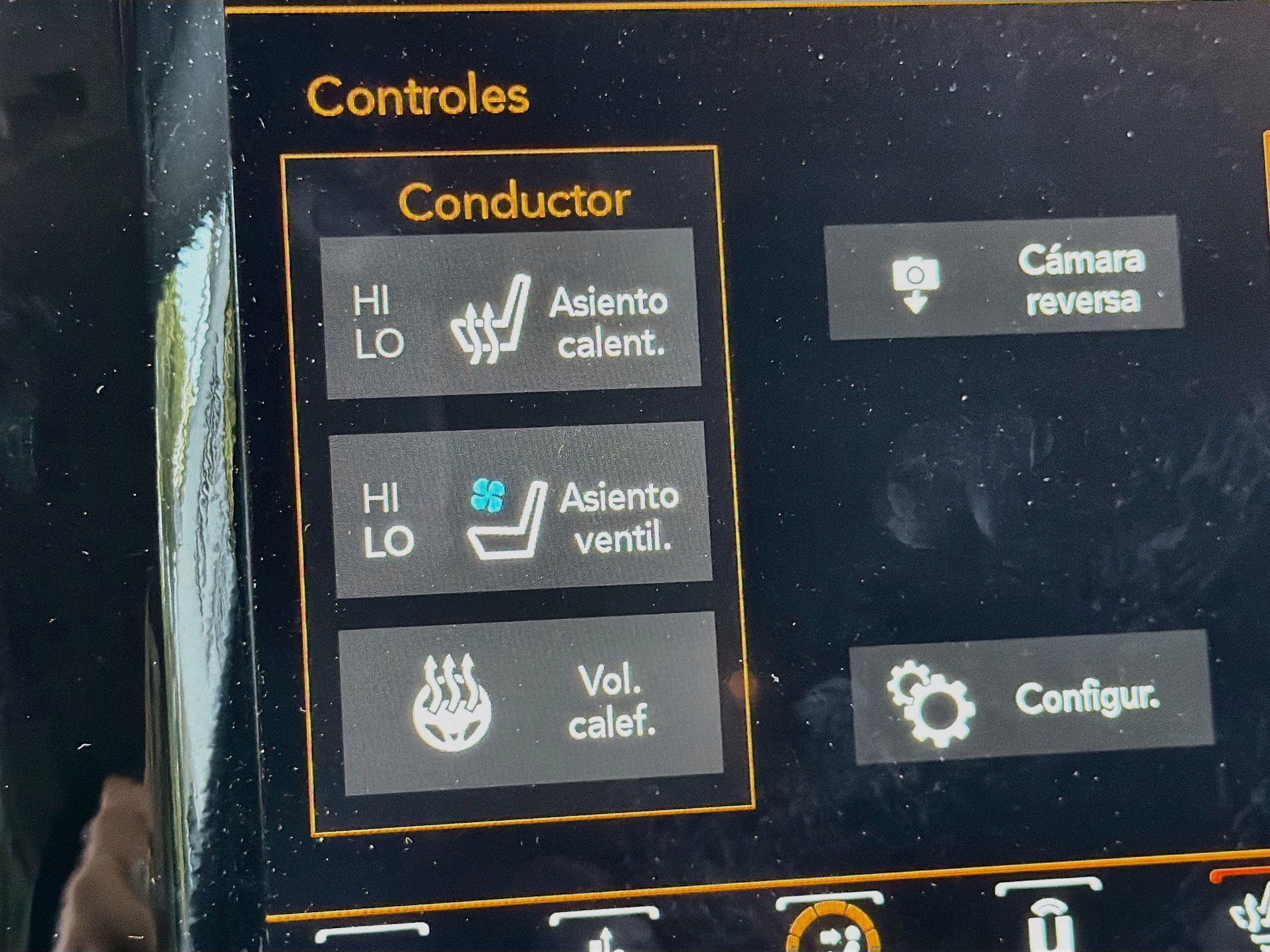Used 2019 Jeep Cherokee Limited w/ Luxury Group FWD image 18