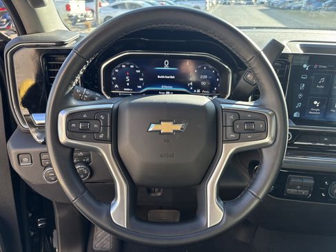 Used 2025 Chevrolet Silverado 1500 LT image 18