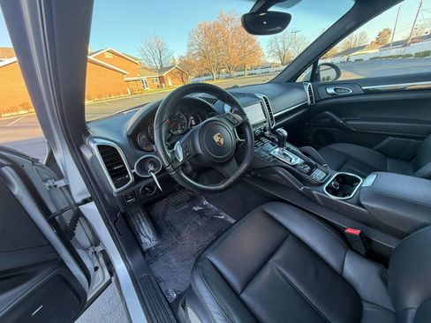 Used 2012 Porsche Cayenne Sport Utility 4D image 10