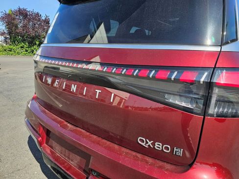 Used 2025 INFINITI QX80 Sensory w/ Premium Cargo Package AWD/4WD image 18