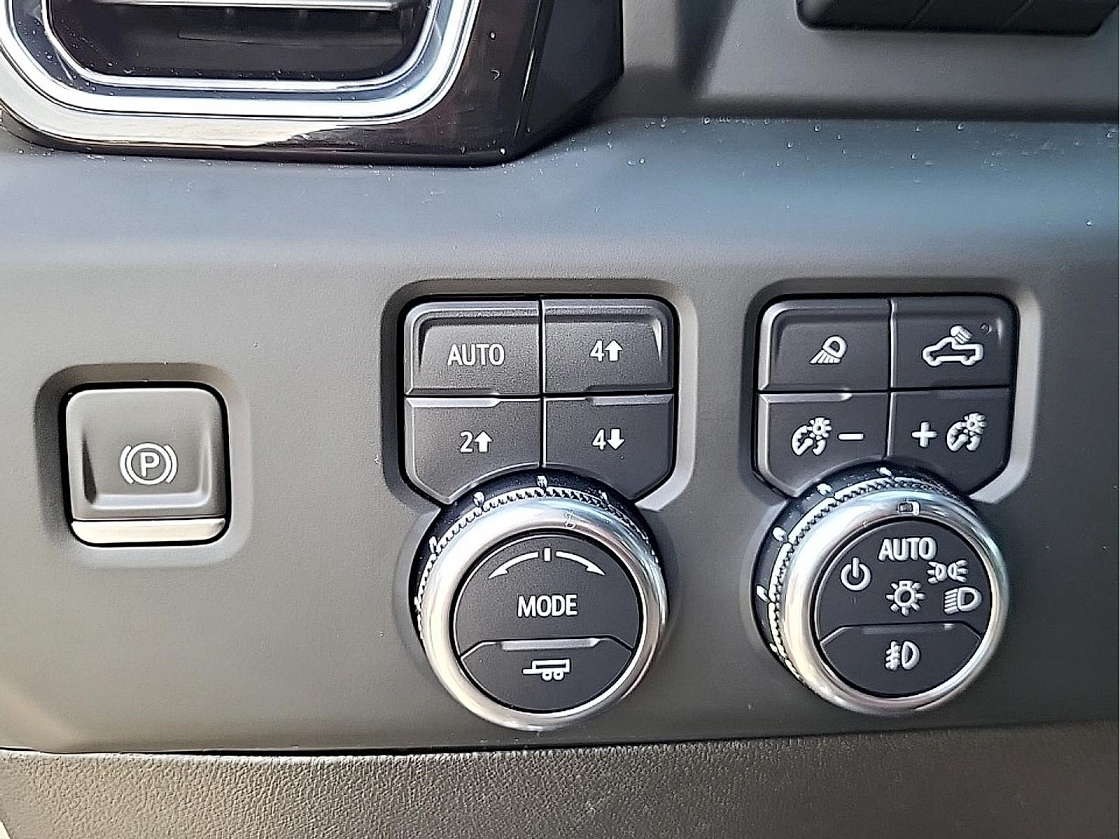 Used 2024 GMC Sierra 3500 Denali Ultimate AWD/4WD image 23
