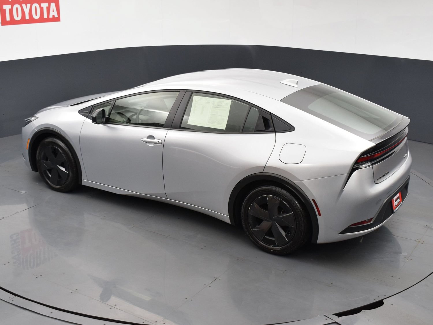 Used 2025 Toyota Prius LE FWD image 18
