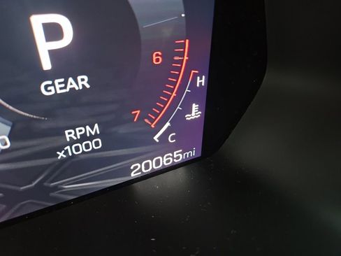 Used 2024 GMC Canyon AT4 w/ Technology Package image 8