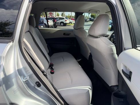 Used 2025 Toyota Corolla Cross LE FWD image 18
