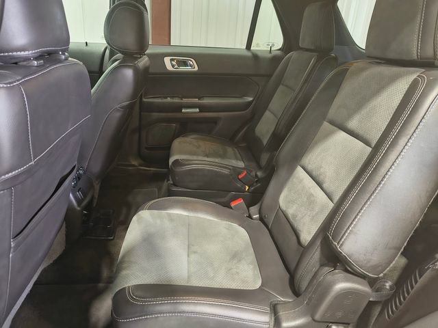 Used 2015 Ford Explorer XLT w/ Equipment Group 202B AWD/4WD image 14