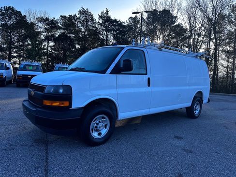 Used 2025 Chevrolet Express 2500 Extended w/ Communications Package image 5