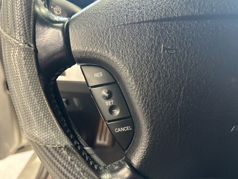 Used 2004 Ford Thunderbird Deluxe image 31