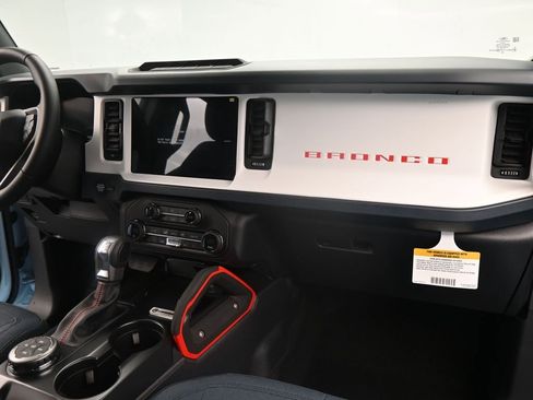 New 2025 Ford Bronco Heritage Edition image 5