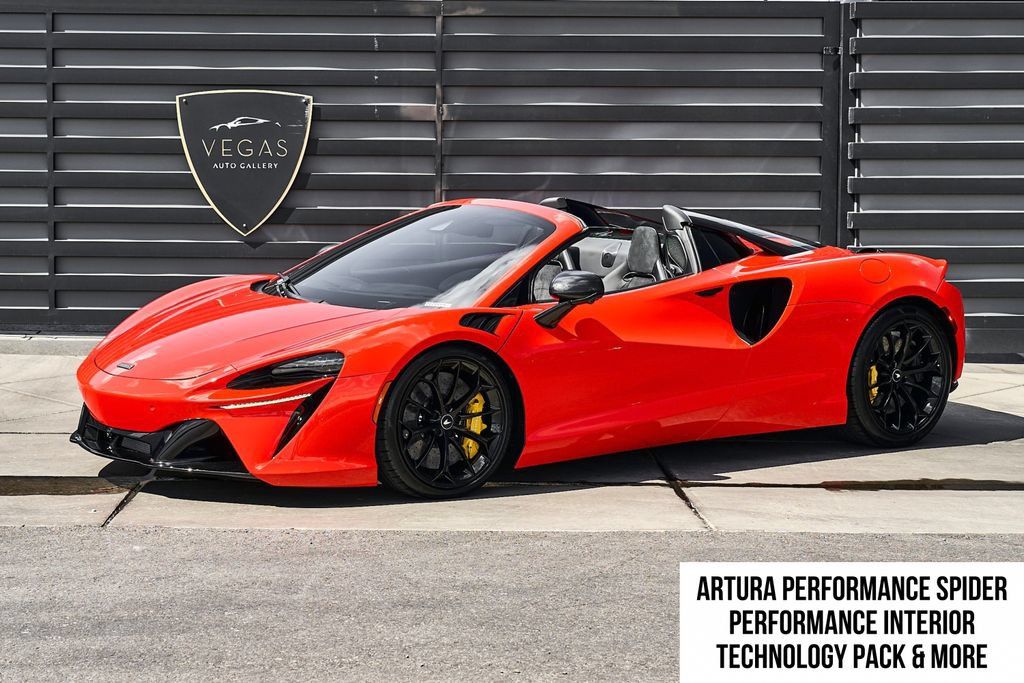 Used 2025 McLaren Artura Spider RWD image 1