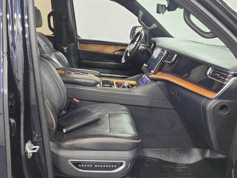 Used 2022 Jeep Grand Wagoneer Series III w/ Rear-Seat Entertainment Group AWD/4WD image 11