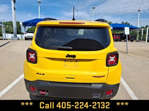 Used 2023 Jeep Renegade Trailhawk AWD/4WD image 9