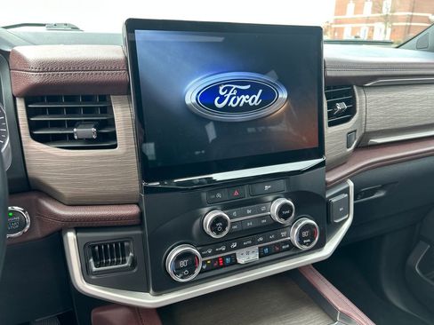 Used 2023 Ford Expedition Max Limited image 11