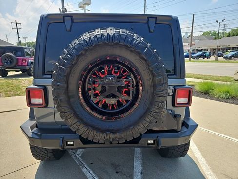 Used 2021 Jeep Wrangler Rubicon AWD/4WD image 13