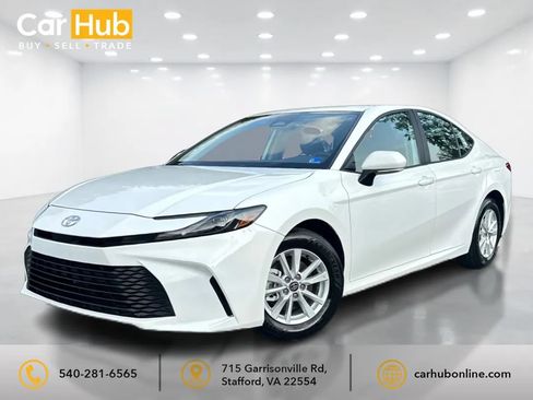 Used 2026 Toyota Camry LE FWD image 3