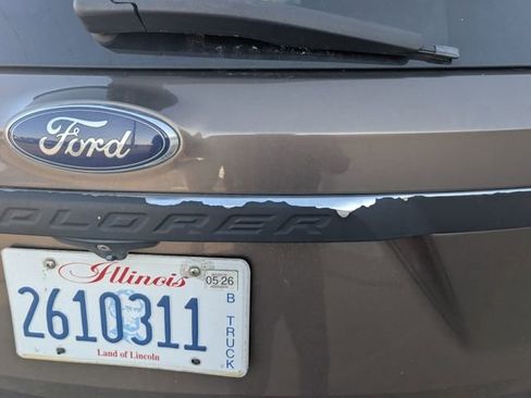Used 2016 Ford Explorer XLT AWD/4WD image 13
