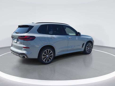 Used 2024 BMW X5 xDrive40i w/ M Sport Package AWD/4WD image 8