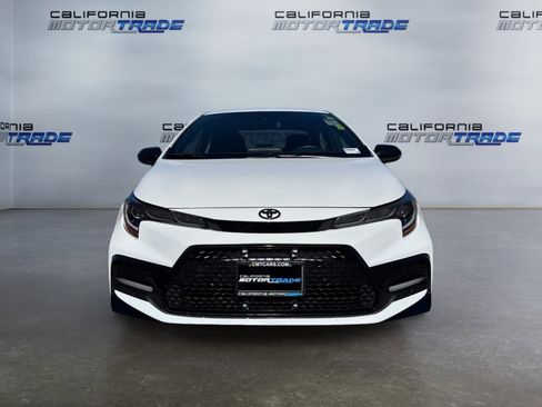 Used 2020 Toyota Corolla SE FWD image 2