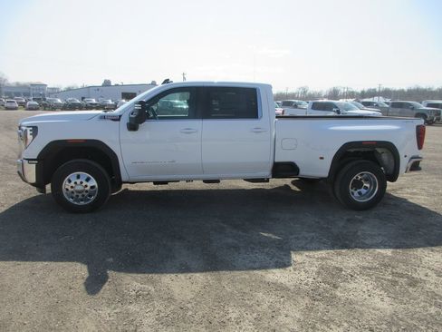 New 2026 GMC Sierra 3500 SLE w/ SLE Value Package AWD/4WD image 10