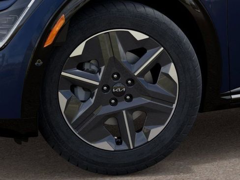 New 2025 Kia EV6 Light w/ Light LR Technology Package image 9