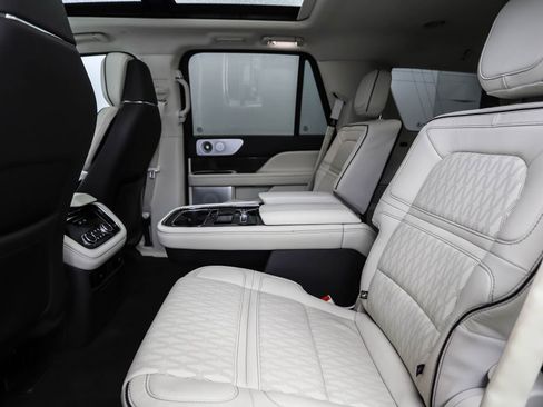 Used 2021 Lincoln Navigator Black Label image 22