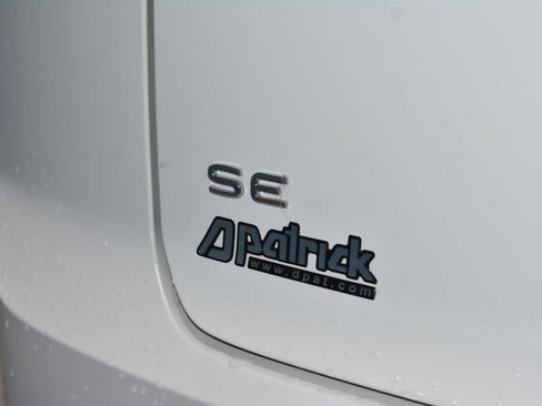 Used 2024 Volkswagen Atlas Cross Sport SE FWD image 27