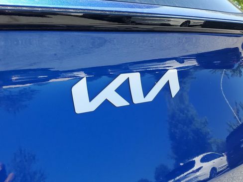 Used 2024 Kia Sportage EX FWD image 8