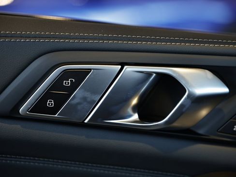 New 2026 BMW X7 xDrive40i w/ M Sport Package image 17