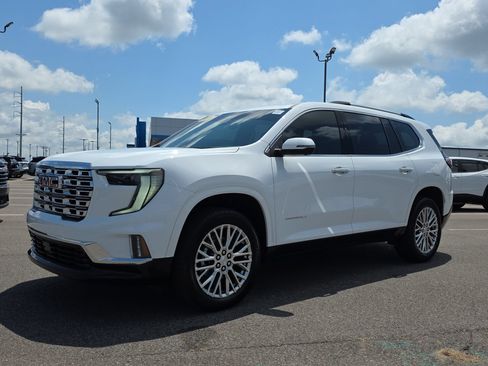 Used 2025 GMC Acadia Denali FWD image 1