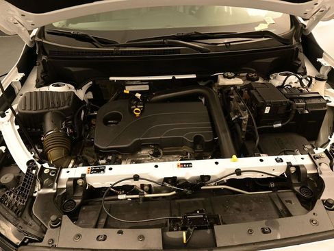 Used 2024 GMC Terrain SLT image 15